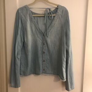 Cloth & Stone M soft comfy blouse with button closure & tie at neckline